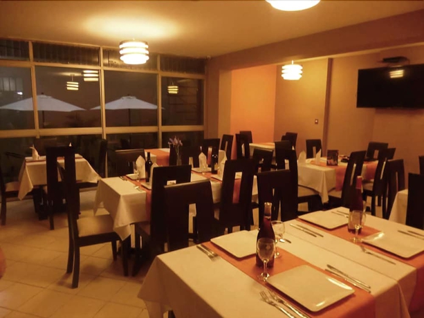 Imagen del bar/restaurante del Hotel Acuario and Suites. Foto 4