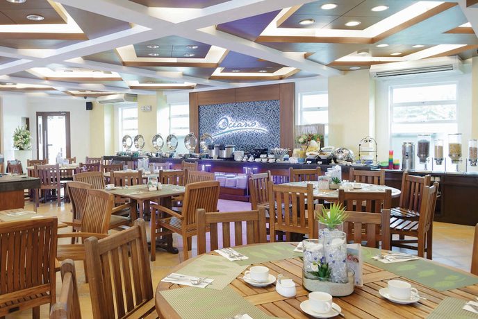 Imagen del bar/restaurante del Hotel Acuatico Beach Resort. Foto 4