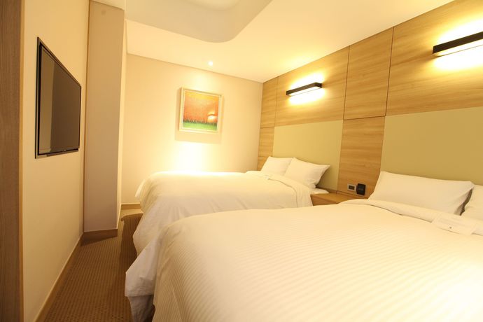 Imagen de la habitación del Hotel Acube. Foto 15
