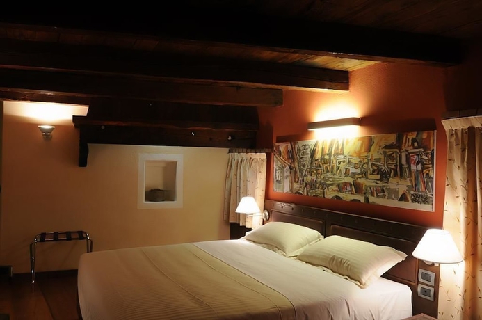 Imagen de la habitación del Hotel Ad Gallias. Foto 11