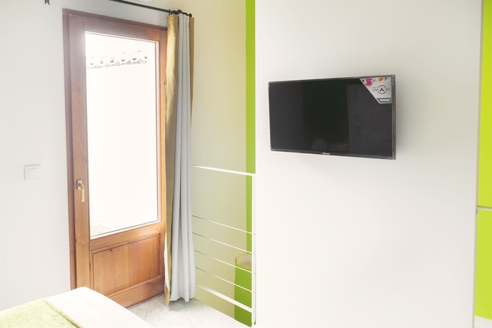 Imagen de la habitación del Hotel Ad Hoc Carmen. Foto 7