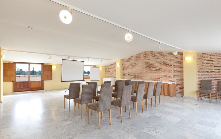 Imagen de los interiores del Hotel Ad Hoc Parque Golf. Foto 12