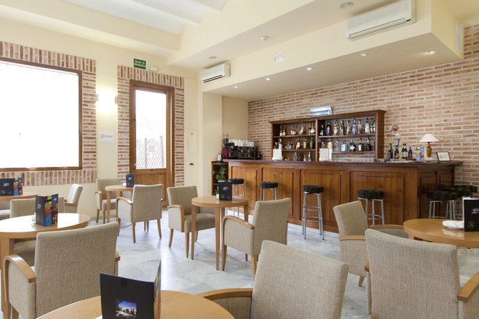 Imagen del bar/restaurante del Hotel Ad Hoc Parque Golf. Foto 6