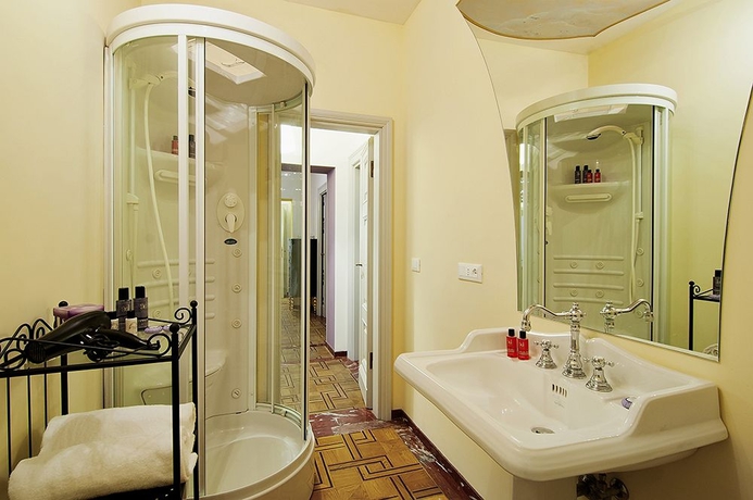 Imagen de la habitación del Hotel Ad Place. Foto 8