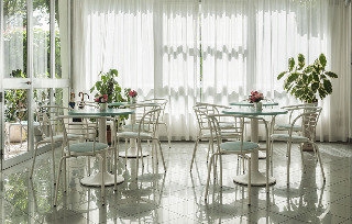 Imagen de los interiores del Hotel Ada. Foto 7