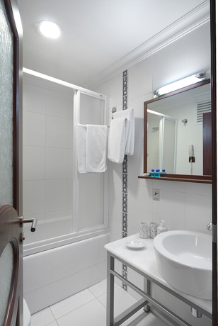 Imagen de la habitación del Hotel Ada Istanbul. Foto 2