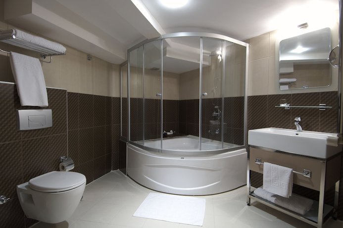 Imagen de la habitación del Hotel Ada Life. Foto 9