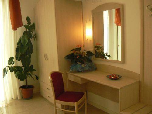 Imagen de la habitación del Hotel Ada, Rimini. Foto 6