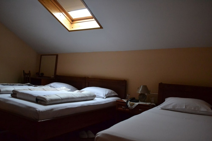 Imagen de la habitación del Hotel Ada, Sarajevo. Foto 8