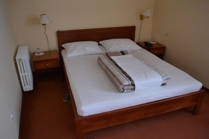 Imagen de la habitación del Hotel Ada, Sarajevo. Foto 10