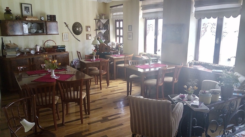 Imagen del bar/restaurante del Hotel Ada, Sarajevo. Foto 3