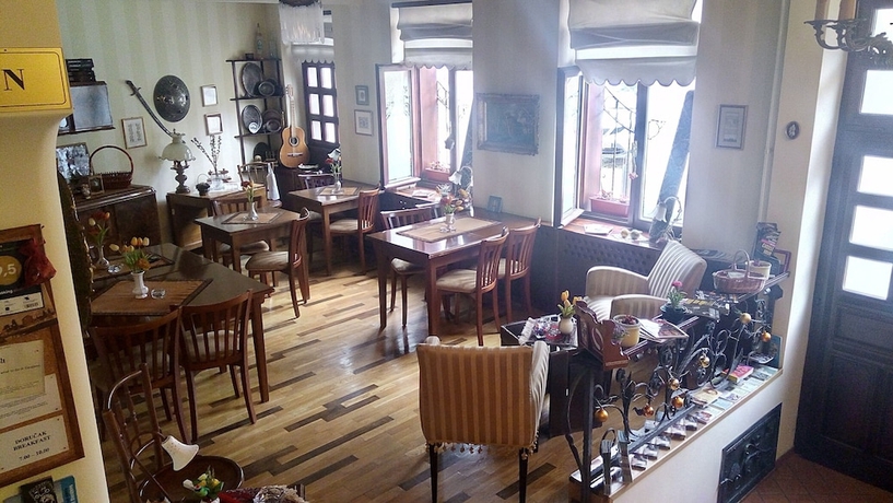 Imagen del bar/restaurante del Hotel Ada, Sarajevo. Foto 5