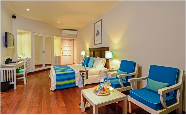 Imagen de la habitación del Hotel Adaaran Club Rannalhi. Foto 14