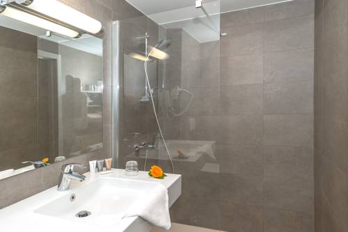 Imagen de la habitación del Hotel Adagio. Foto 6