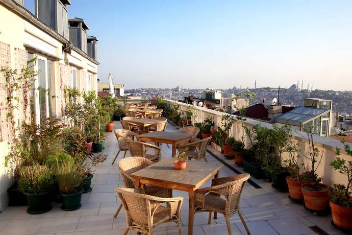 Imagen del bar/restaurante del Hotel Adahan Decamondo Pera, Autograph Collection. Foto 5