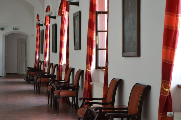 Imagen de la habitación del Hotel Adalbert. Foto 8