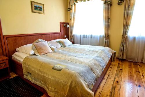 Imagen de la habitación del Hotel Adalbertus. Foto 6