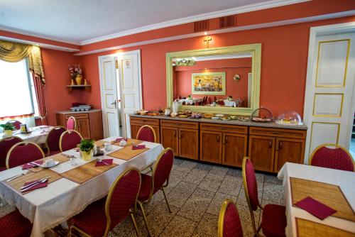 Imagen general del Hotel Adalbertus. Foto 4