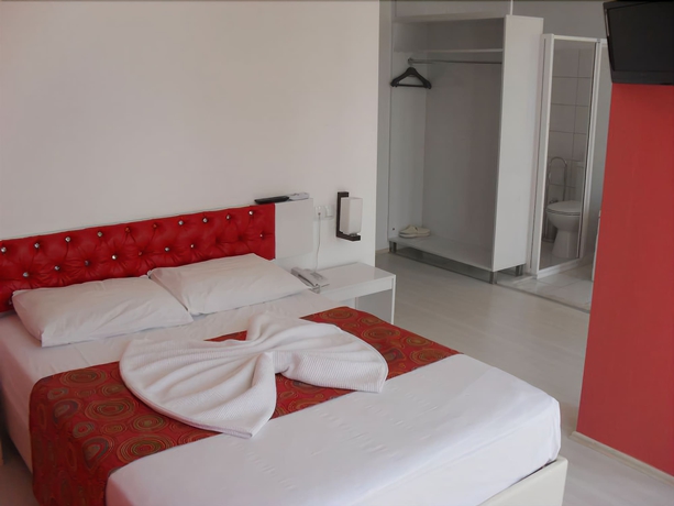 Imagen de la habitación del Hotel Adalia. Foto 6