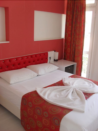 Imagen de la habitación del Hotel Adalia. Foto 11