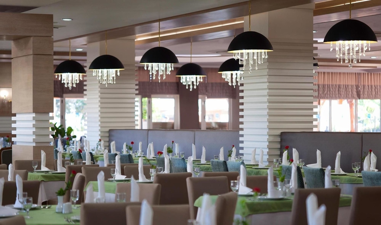 Imagen del bar/restaurante del Hotel Adalya Ocean - All Inclusive. Foto 3