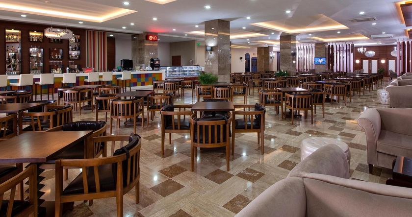 Imagen del bar/restaurante del Hotel Adalya Ocean - All Inclusive. Foto 5