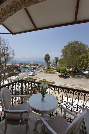 Imagen de la habitación del Hotel Adalya Port. Foto 3
