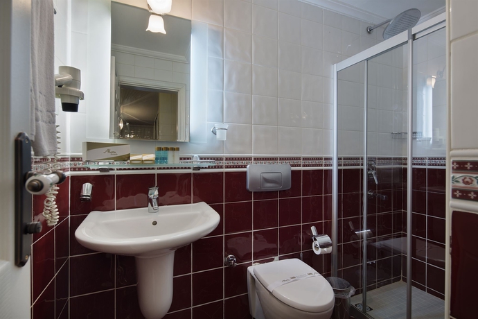 Imagen de la habitación del Hotel Adalya Port. Foto 9