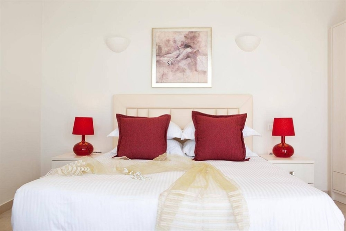 Imagen de la habitación del Hotel Adamant Suites. Foto 9