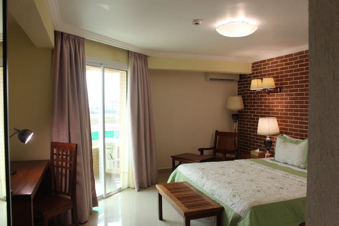 Imagen de la habitación del Hotel Adamaoua Grand Hotel. Foto 2