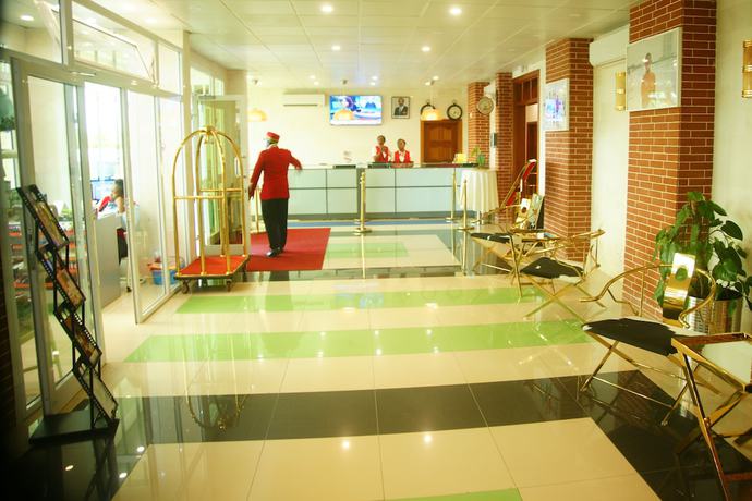 Imagen de los interiores del Hotel Adamaoua Grand Hotel. Foto 18