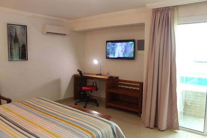 Imagen de la habitación del Hotel Adamaoua Grand Hotel. Foto 10