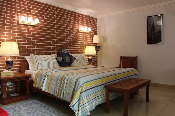 Imagen de la habitación del Hotel Adamaoua Grand Hotel. Foto 11