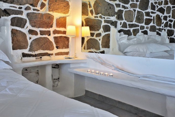 Imagen de la habitación del Hotel Adamas. Foto 8