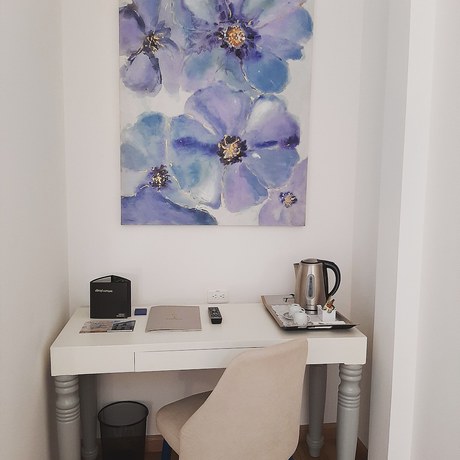 Imagen de la habitación del Hotel Adamas House. Foto 14