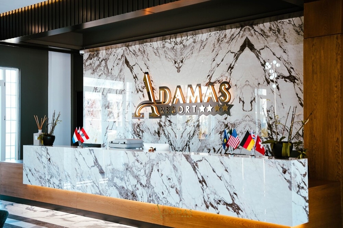Imagen de los interiores del Hotel Adamas Resort and. Foto 15