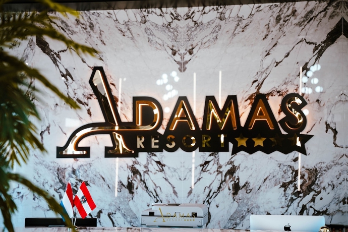 Imagen de los interiores del Hotel Adamas Resort and. Foto 16