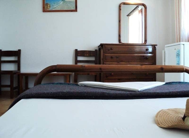 Imagen de la habitación del Hotel Adamastos. Foto 13