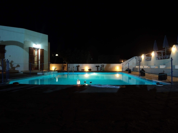 Imagen de la piscina del Hotel Adamastos. Foto 18