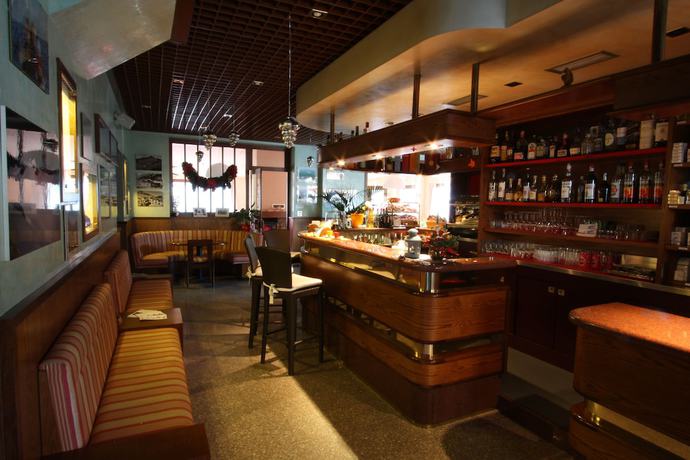 Imagen del bar/restaurante del Hotel Adamello. Foto 5