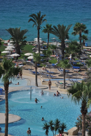 Imagen de la piscina del Hotel Adams Beach. Foto 16