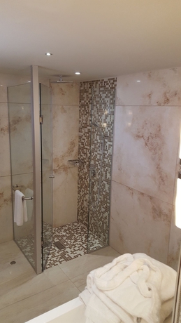 Imagen de la habitación del Hotel Adams Beach. Foto 11