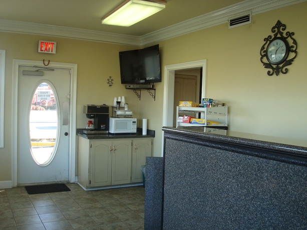 Imagen de los interiores del Hotel Adams Inn. Foto 18