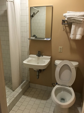 Imagen de la habitación del Hotel Adams Inn. Foto 12