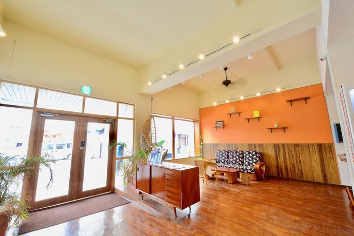 Imagen de los interiores del Hotel Adan. Foto 18
