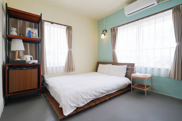 Imagen de la habitación del Hotel Adan. Foto 9