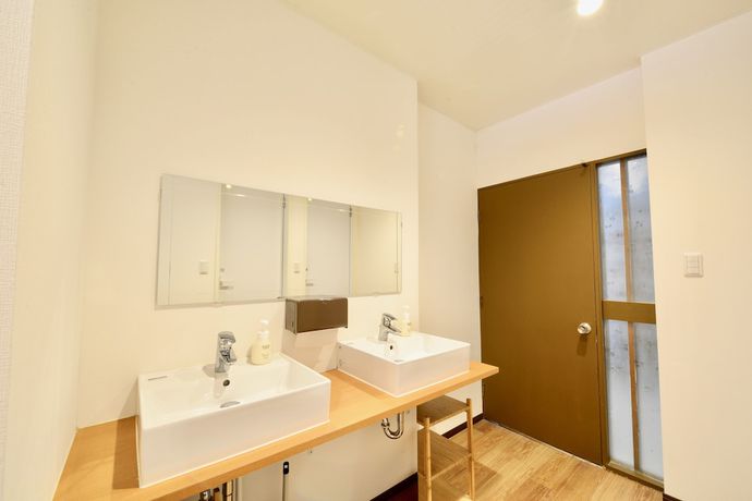 Imagen de la habitación del Hotel Adan. Foto 11