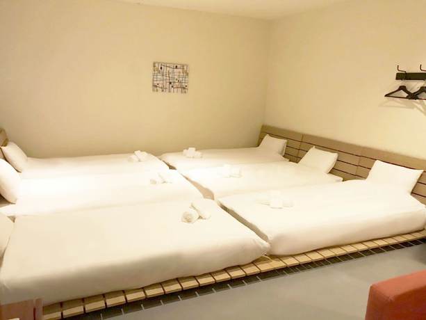 Imagen de la habitación del Hotel Adan. Foto 12