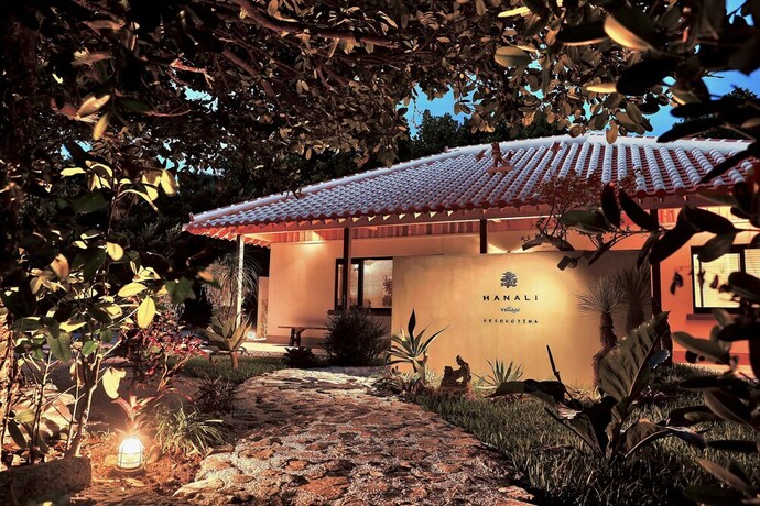 Imagen general del Hotel Adan Resort Hanali Village Sesokojima. Foto 1