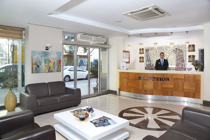 Imagen de los interiores del Hotel Adana Garden Business. Foto 20